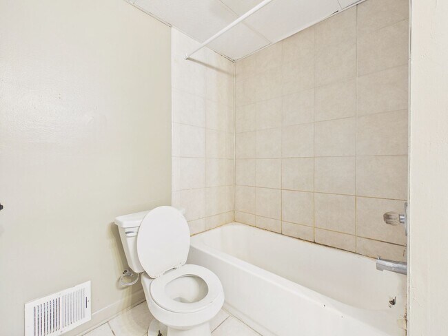 Building Photo - 4 Bedroom Single Family Home in Steelton