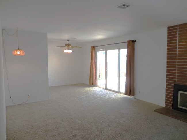 Building Photo - 143 Kit Carson Way