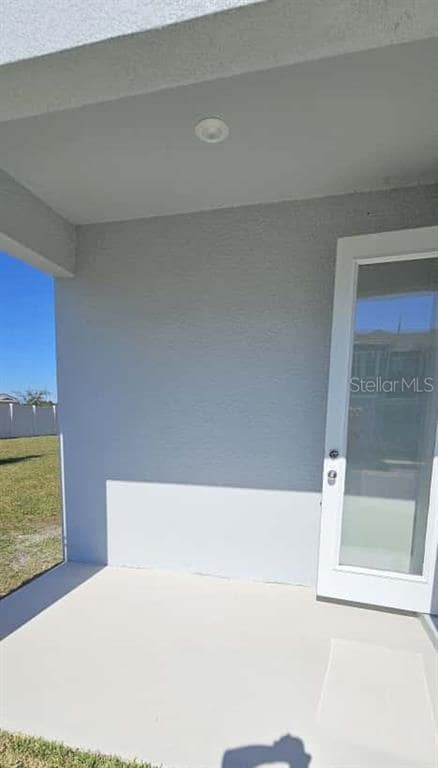 Building Photo - 548 Hart Ln