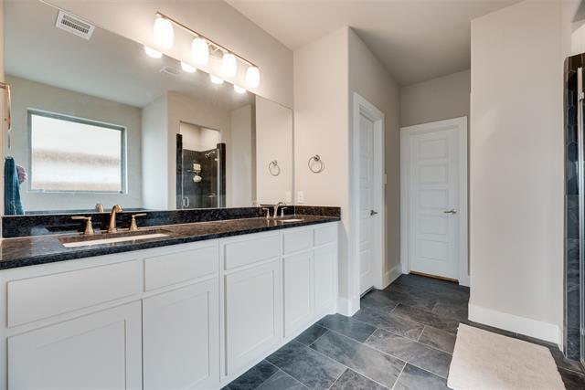 Building Photo - 5016 De Berry Ln