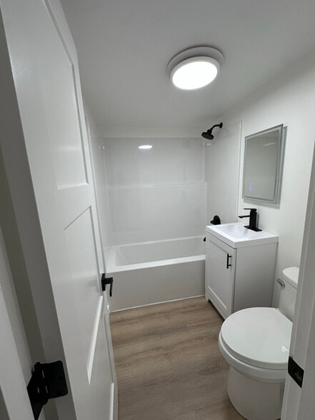 Building Photo - 1747 NE 147th St