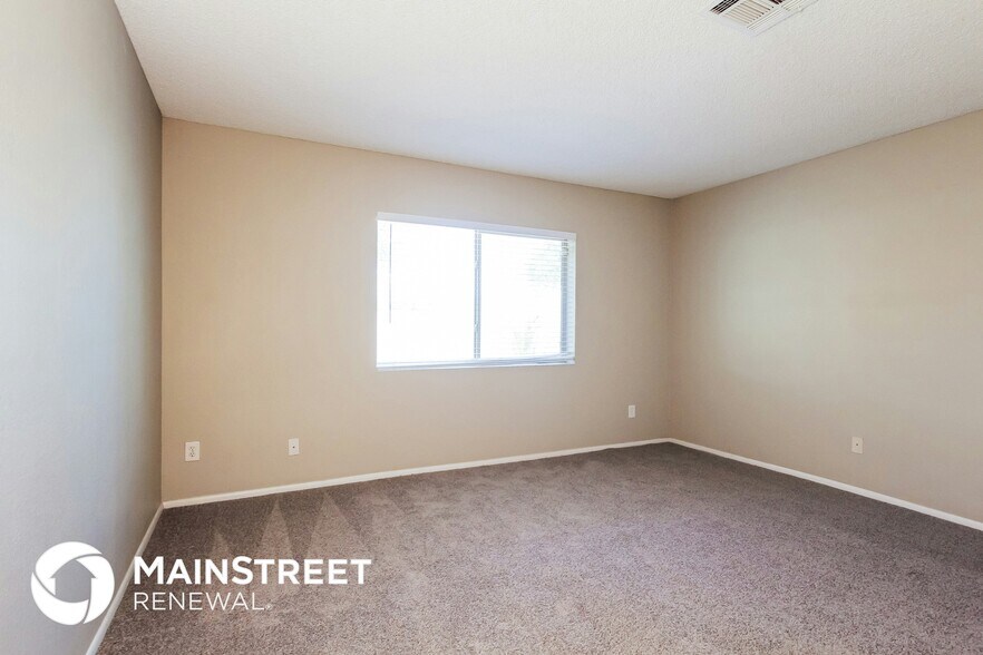Building Photo - 16422 N 66th Dr
