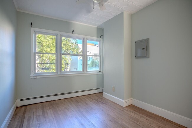 Building Photo - 302 Park Ave