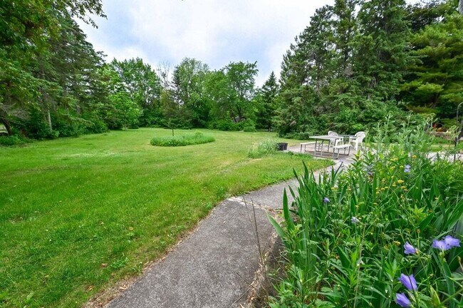 Building Photo - W145N7317 Northwood Dr