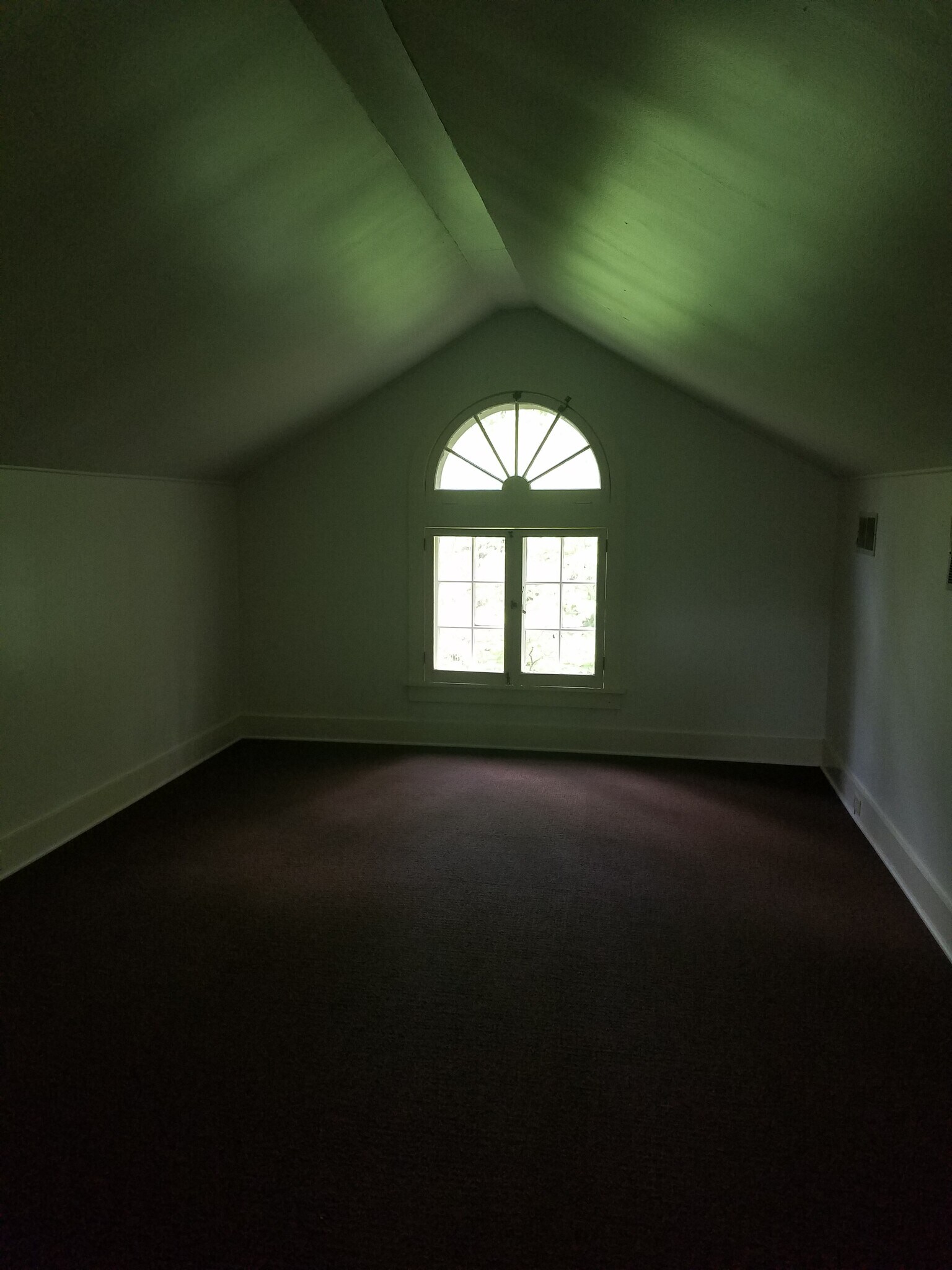 Building Photo - 115 Llenroc Ct