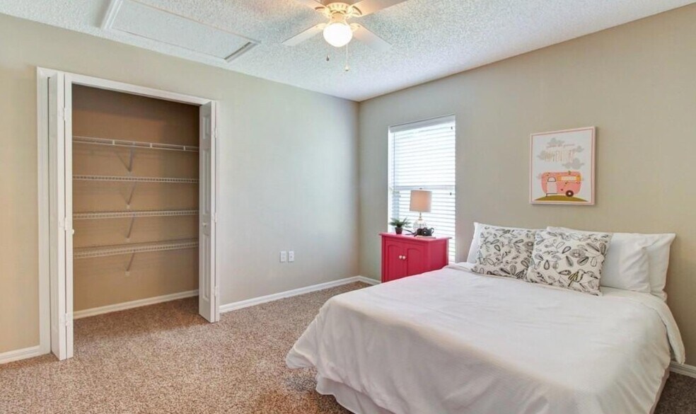 Building Photo - 90 Reeding Ridge Dr E