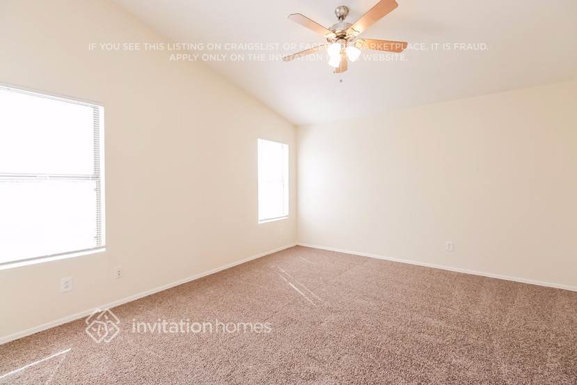 Building Photo - 250 W Juniper Ave