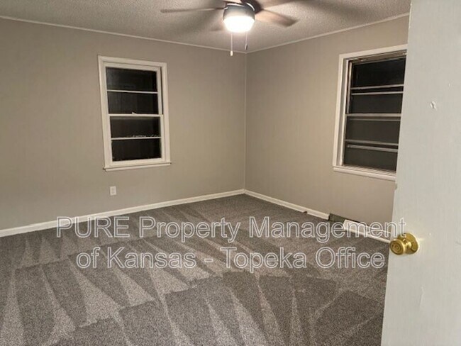 Building Photo - 2416 SW 25th Dr