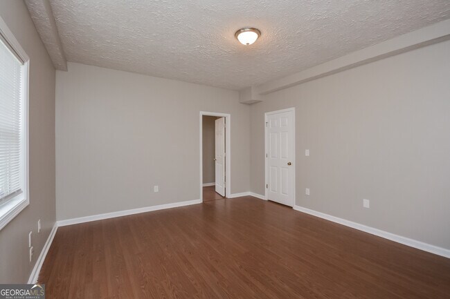 Building Photo - 3595 Boulder Cir