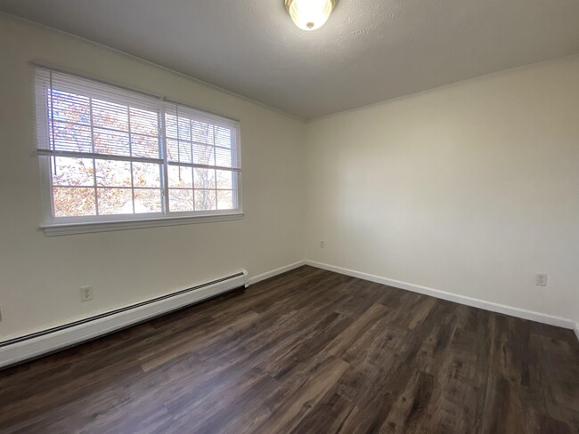 Building Photo - 3961 Brown Ave