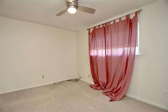 Building Photo - 4243 Yupon Ridge Dr