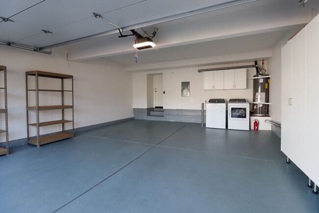 Building Photo - FULLY RENOVATED 3 BEDROOM, 2 BATHROOM TOWN...