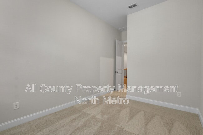 Building Photo - 718 Stickley Oak Way