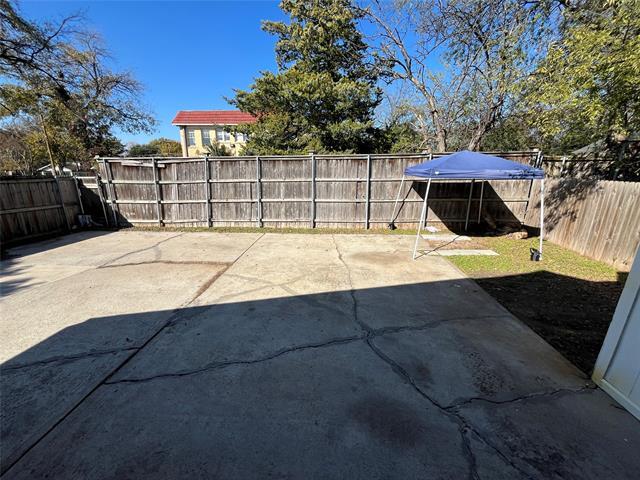 Building Photo - 5827 Columbia Ave