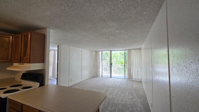 Building Photo - Newly Updated 1 Bedroom 1 Bath Apartment i...