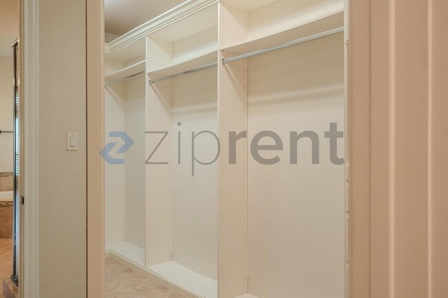 Building Photo - 27827 Patsy Pence St