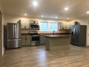 Building Photo - 46 Browns Trce