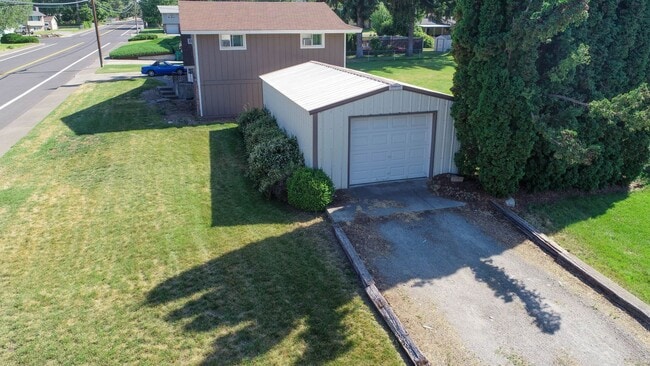 Building Photo - Freshly Updated 2 Bed 1 Bath Spokane Valle...