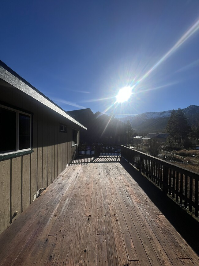 Building Photo - 1215 Mt Shasta Cir