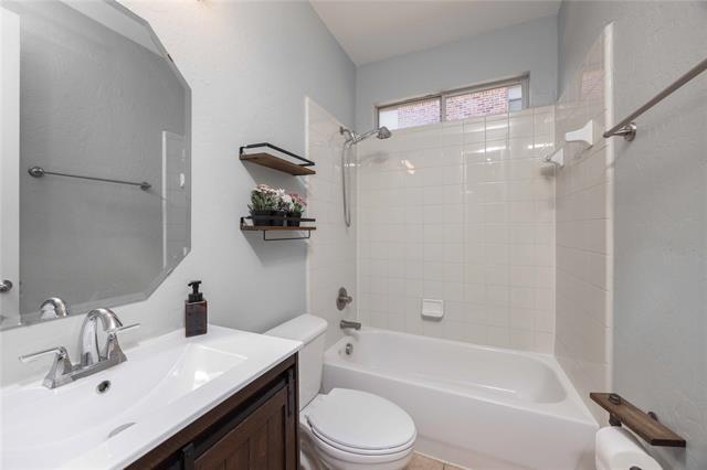 Building Photo - 1687 Sandstone Dr