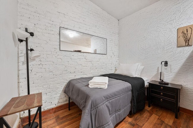 Building Photo - 247 W 29th St