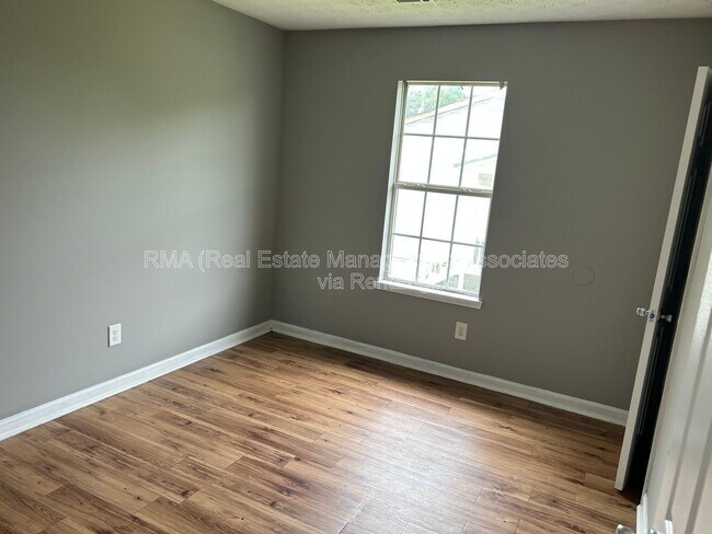 Building Photo - 816 Lane St