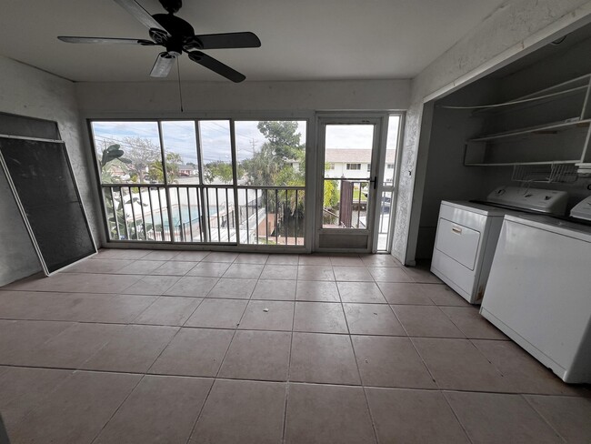 Building Photo - 4803 Triton Ct W