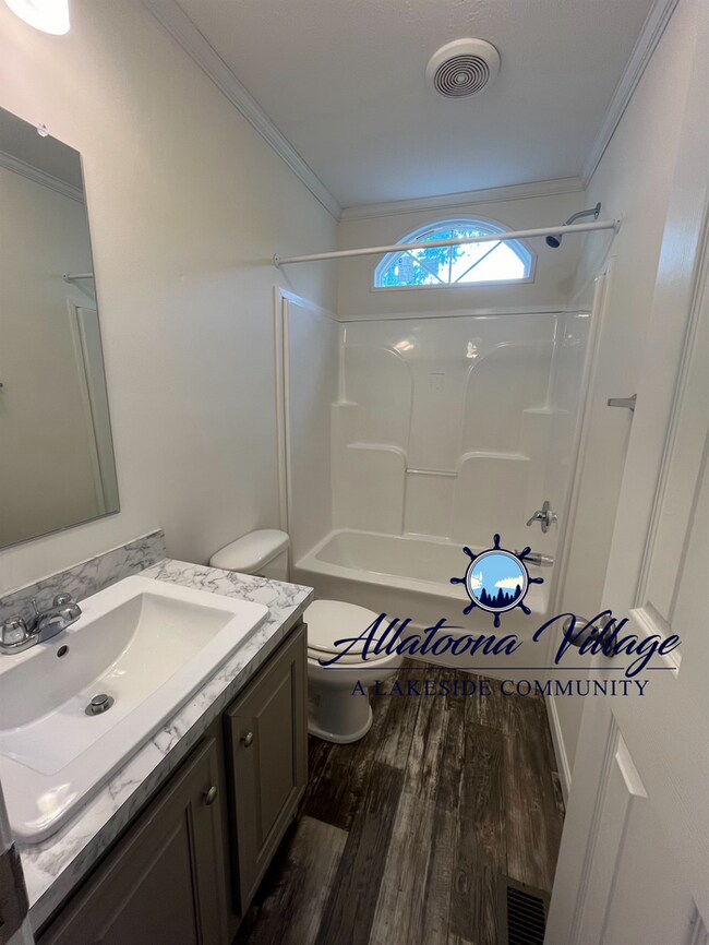 Building Photo - MOVE IN SPECIAL 3BR/2Bth offering Private Lake Access, Open Floor Plan, Pet Friendly