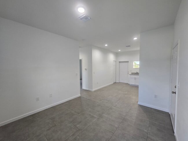 Building Photo - Brand-New 2/2/1 -SW Lehigh Acres-See this ...