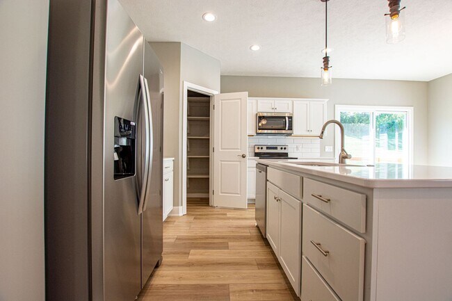 Building Photo - 358-S400 N Allen Street