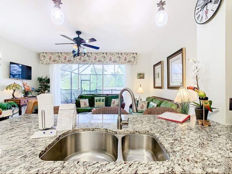 Building Photo - 2314 Silver Palm Dr