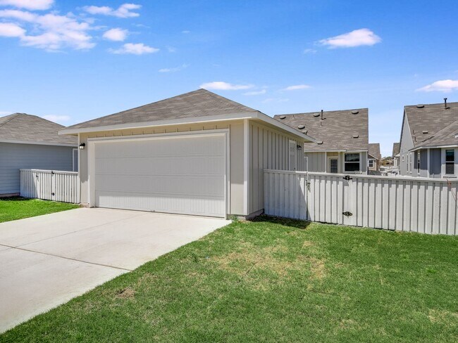 Building Photo - 3 BR/2 BA - 1437 SF in KYLE - Casseta Ranch!