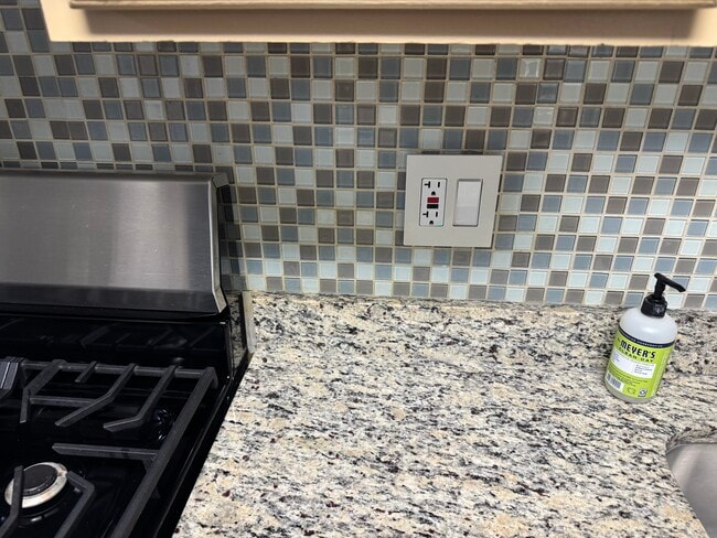 Building Photo - 10129 Oakton Terrace Rd