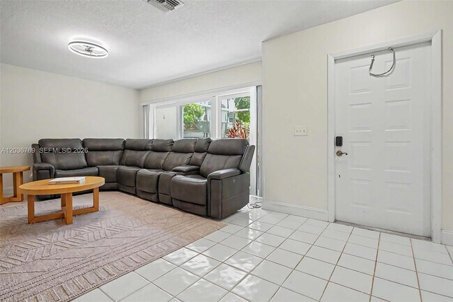 Building Photo - 10994 Neptune Dr