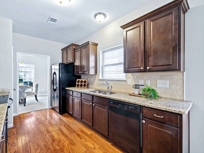 Building Photo - 2438 Arden Village Dr