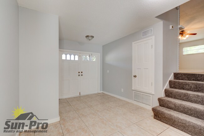 Building Photo - 2903 Lantern Dr