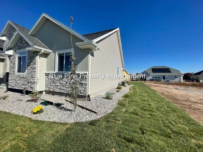 Building Photo - 1507 47th St