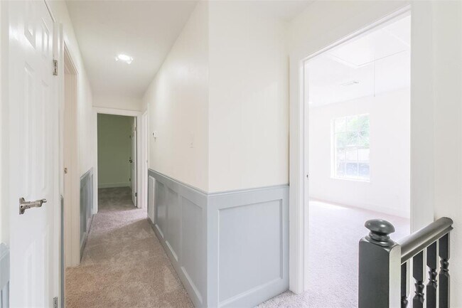 Building Photo - 1311 Sand Stone Dr