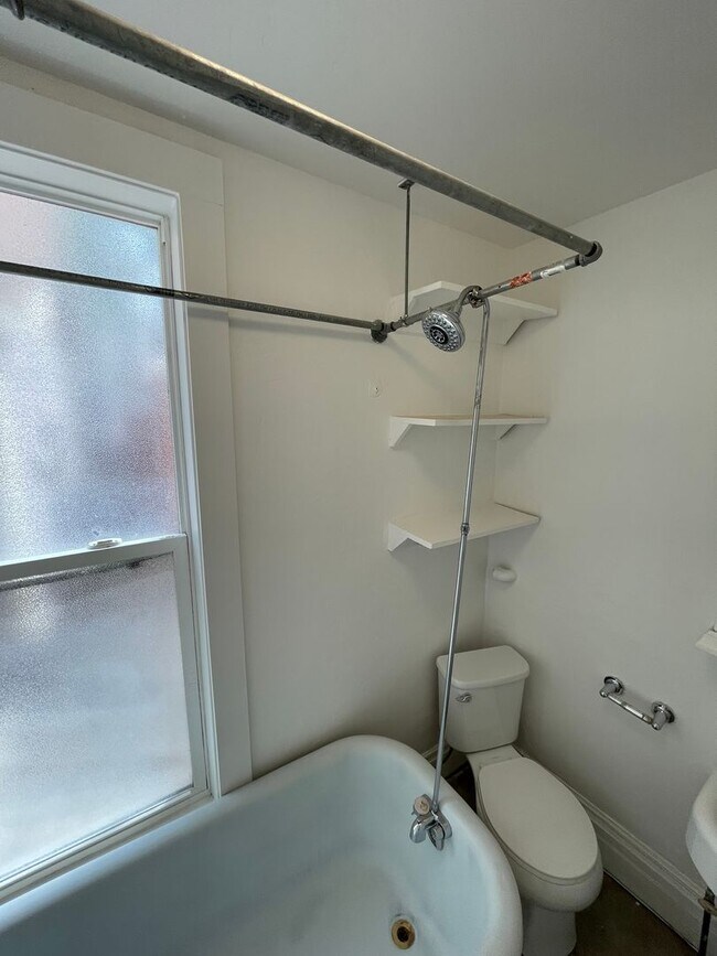 Building Photo - One Bedroom One Bath apartment in Downtown Glenwood Springs
