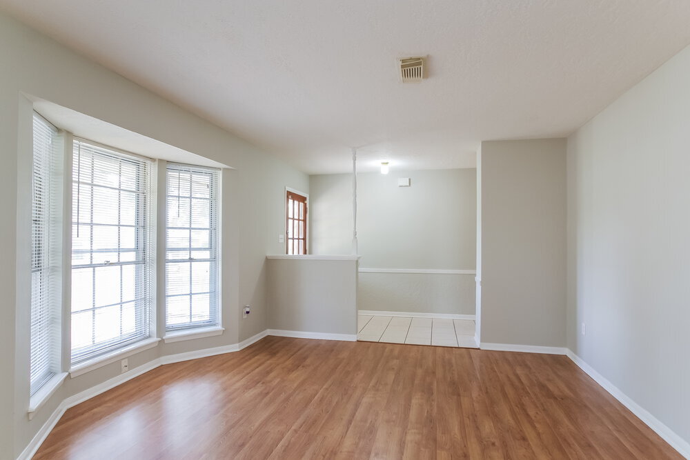 Building Photo - 200 Montrose Cir