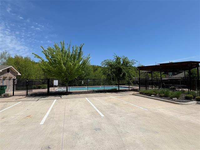 Building Photo - 6004 Horsetail Dr