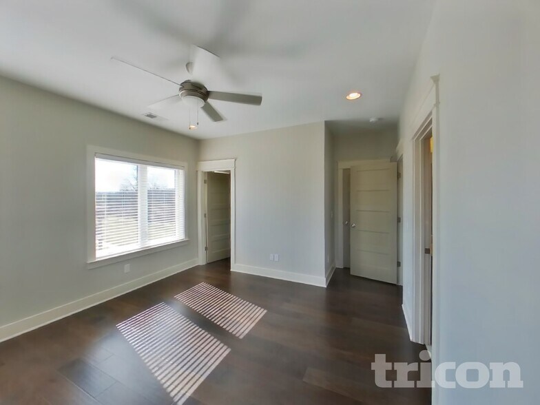 Building Photo - 1257 Hillwood Private Cove