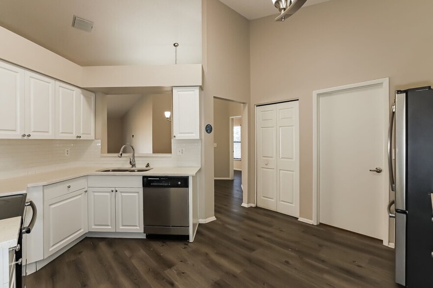Building Photo - 11504 Smokethorn Dr