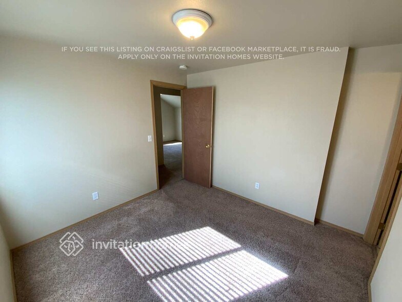 Building Photo - 20205 11th Ave Ct E