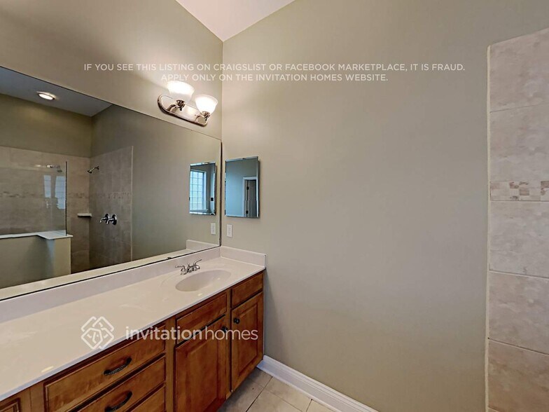 Building Photo - 2929 Oakgrove Ave