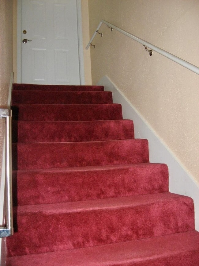 Building Photo - 2710 W Craig Pl