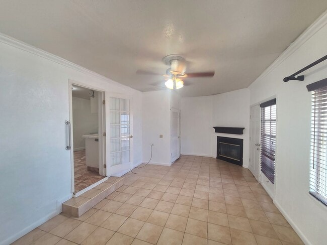 Building Photo - Home with All Utilities Included Now Available in Calexico!