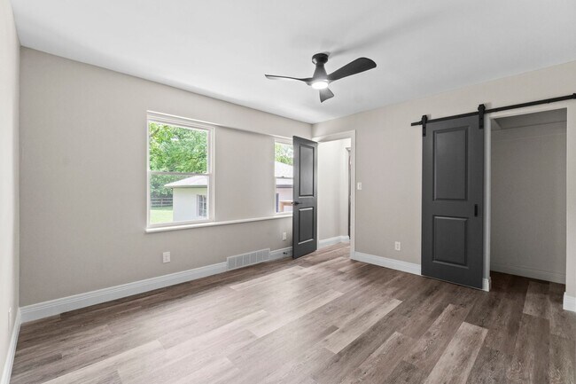 Building Photo - For Sale or Rent – Fully Renovated Stone R...