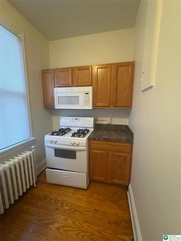 Building Photo - 636 N New St