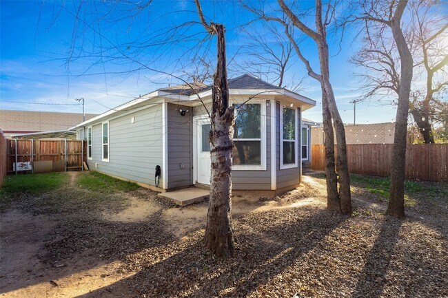 Building Photo - 2303 Starks Ave